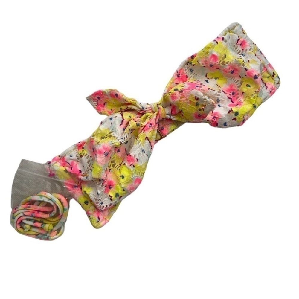 NWT Victoria’s Secret Bandeau Bikini Top size Med with removable straps